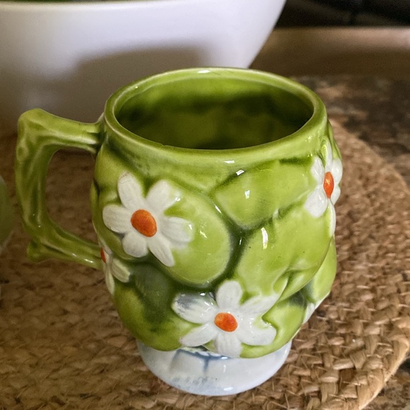 Vintage set of Inarco green apple and daisy ceramic mugs 1967 - Picture 6 of 15